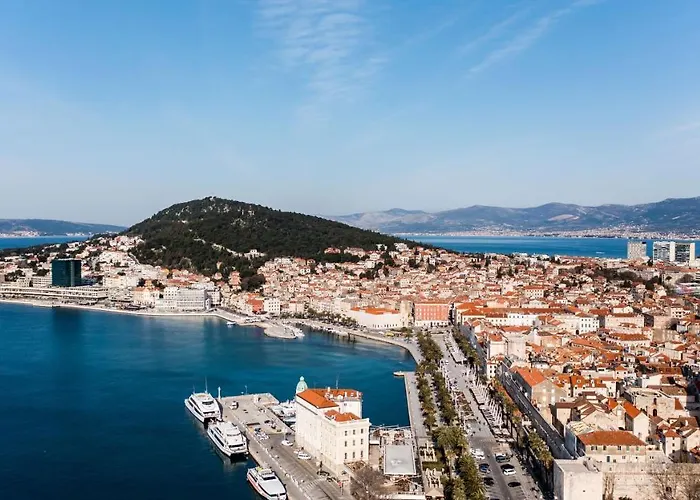 Airy Seafront 1920s Apartment