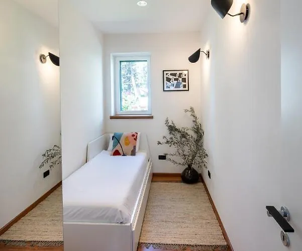 Apartment Airy Seafront 1920s Split