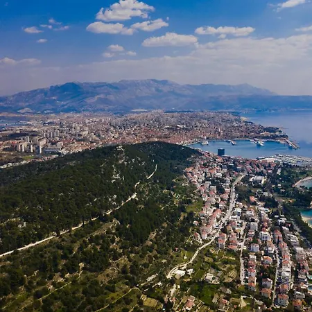 Airy Seafront 1920s * Split