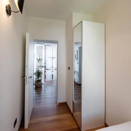 Airy Seafront 1920s *