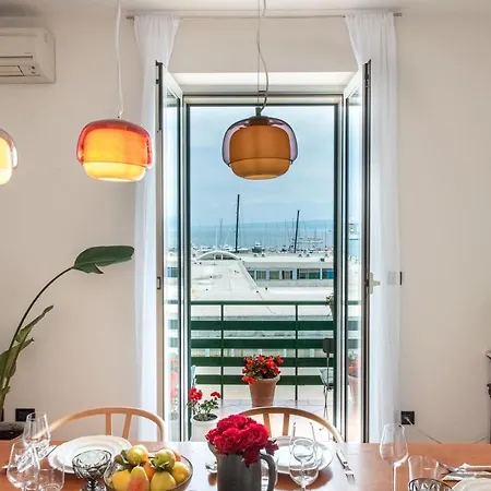 Airy Seafront 1920s Apartment