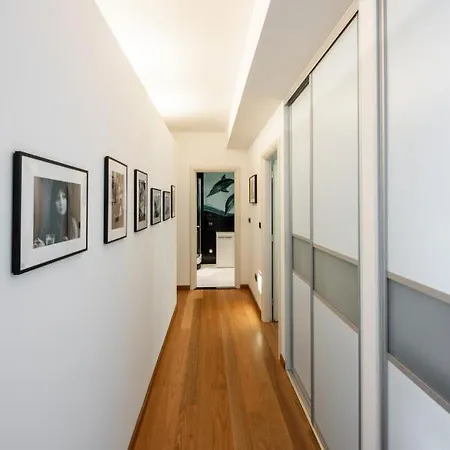 Airy Seafront 1920s Apartment