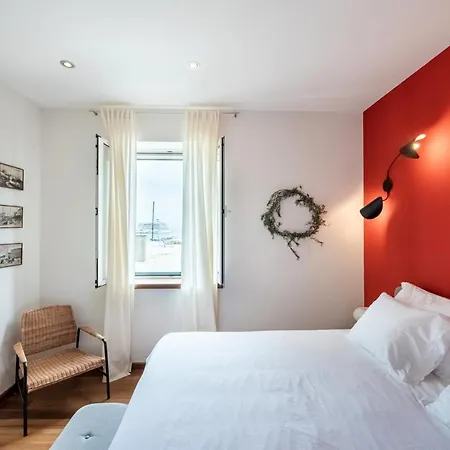 Airy Seafront 1920s Lägenhet *