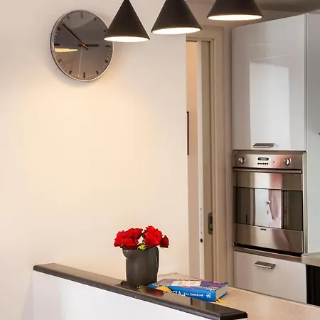 Airy Seafront 1920s Apartment Split