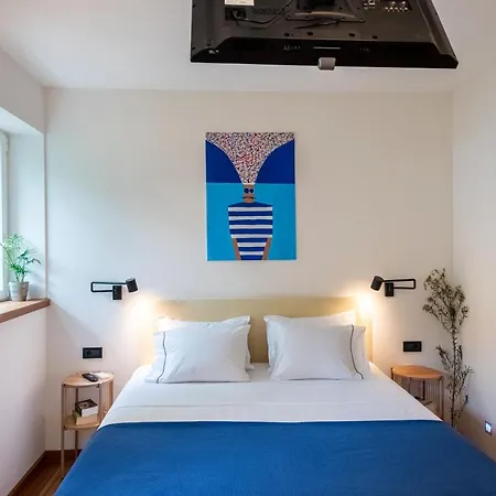 Airy Seafront 1920s *