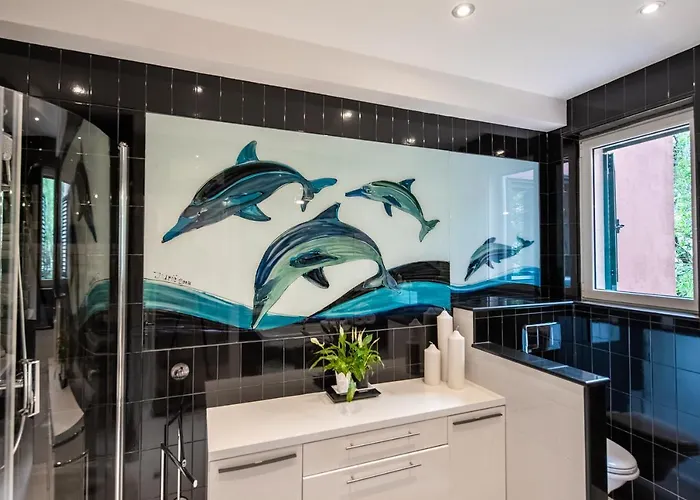 Airy Seafront 1920s * Split