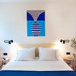 Апартаменты Spacious 3br Seaview Near Old Town &