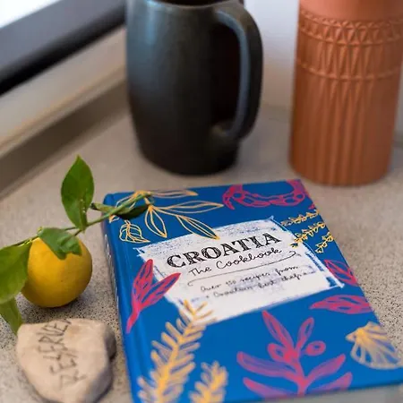 شقة Airy Seafront 1920s سبليت