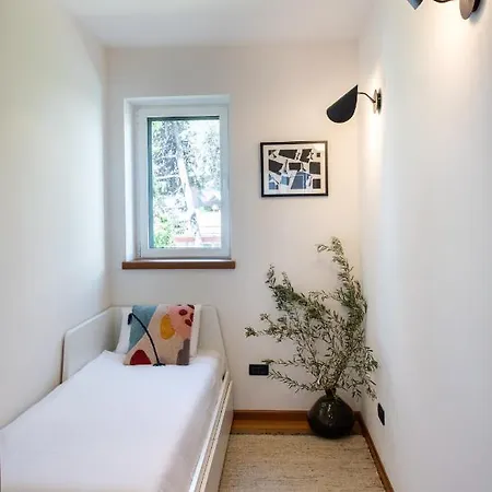 Airy Seafront 1920s * سبليت